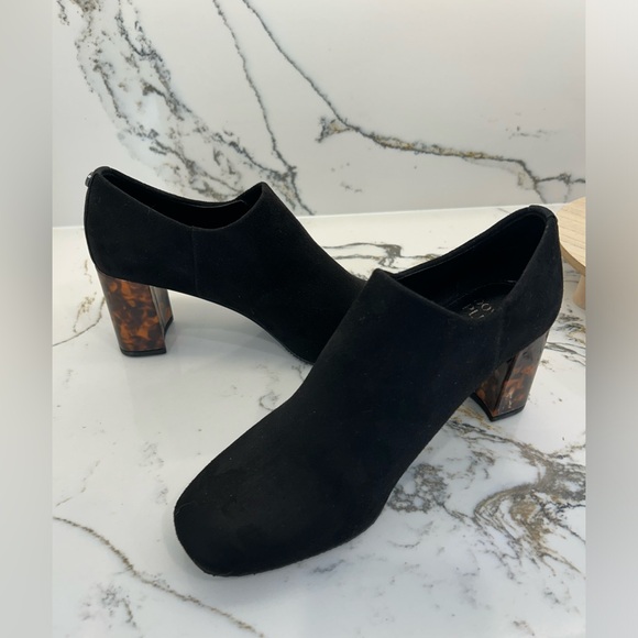 NWOT Donald Pliner Cassa Bootie. Beautiful Suede shoe with tortoise shell heel. - Picture 6 of 8